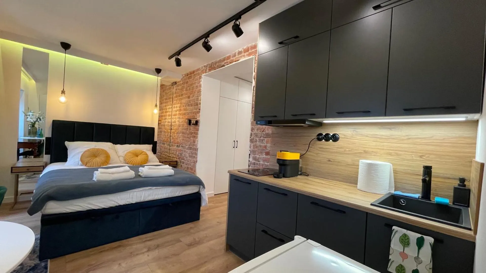 Kolejowa To Twoj Loft W Poznaniu! #Apc Apartments 0*, Poznan Poland